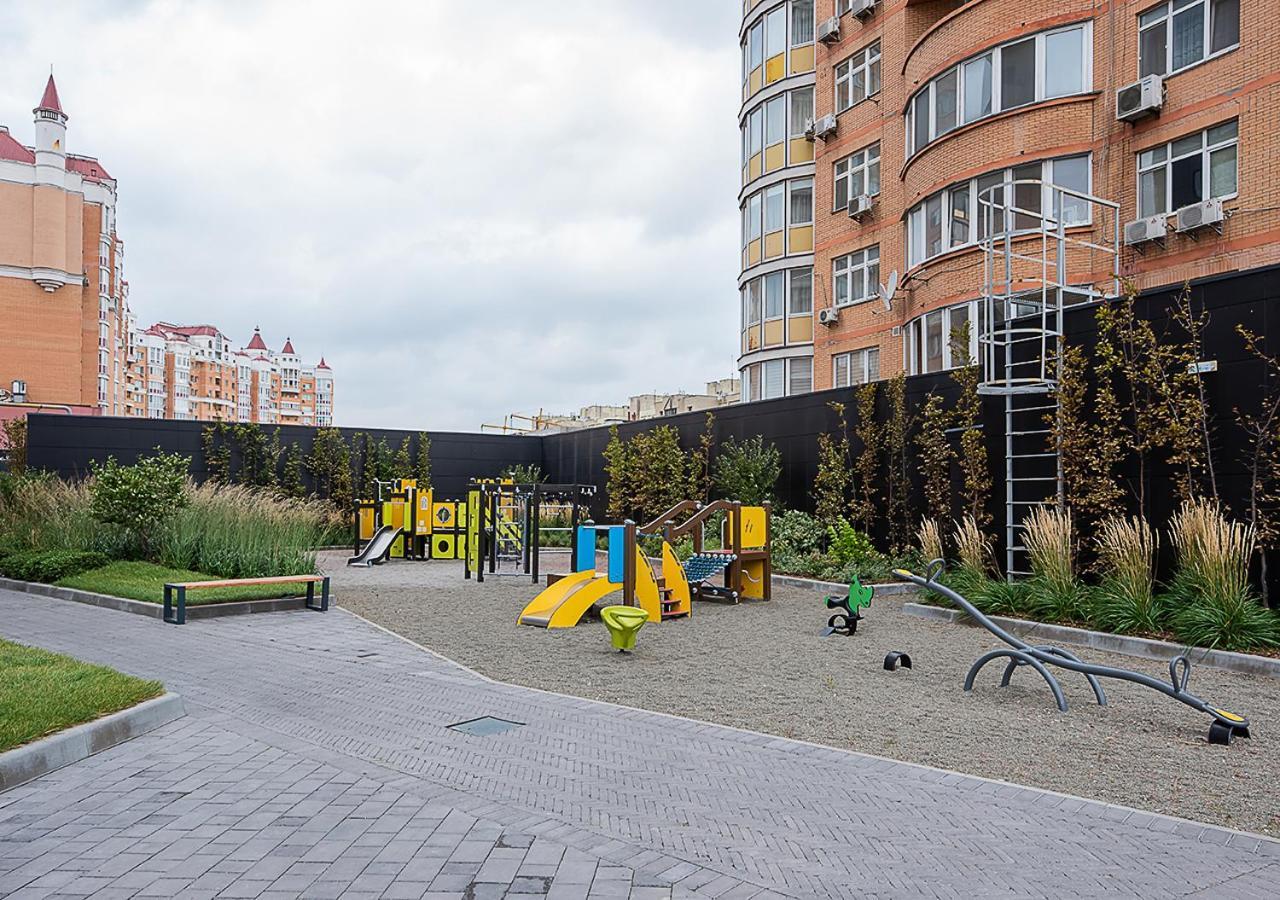 Smart Plaza Obolon: Designer Near Minska Metro Apartment Kyiv