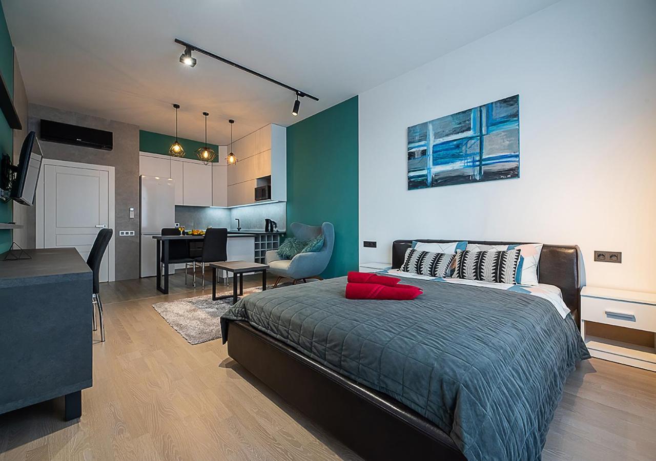 Apartment Smart Plaza Obolon: Designer Near Minska Metro