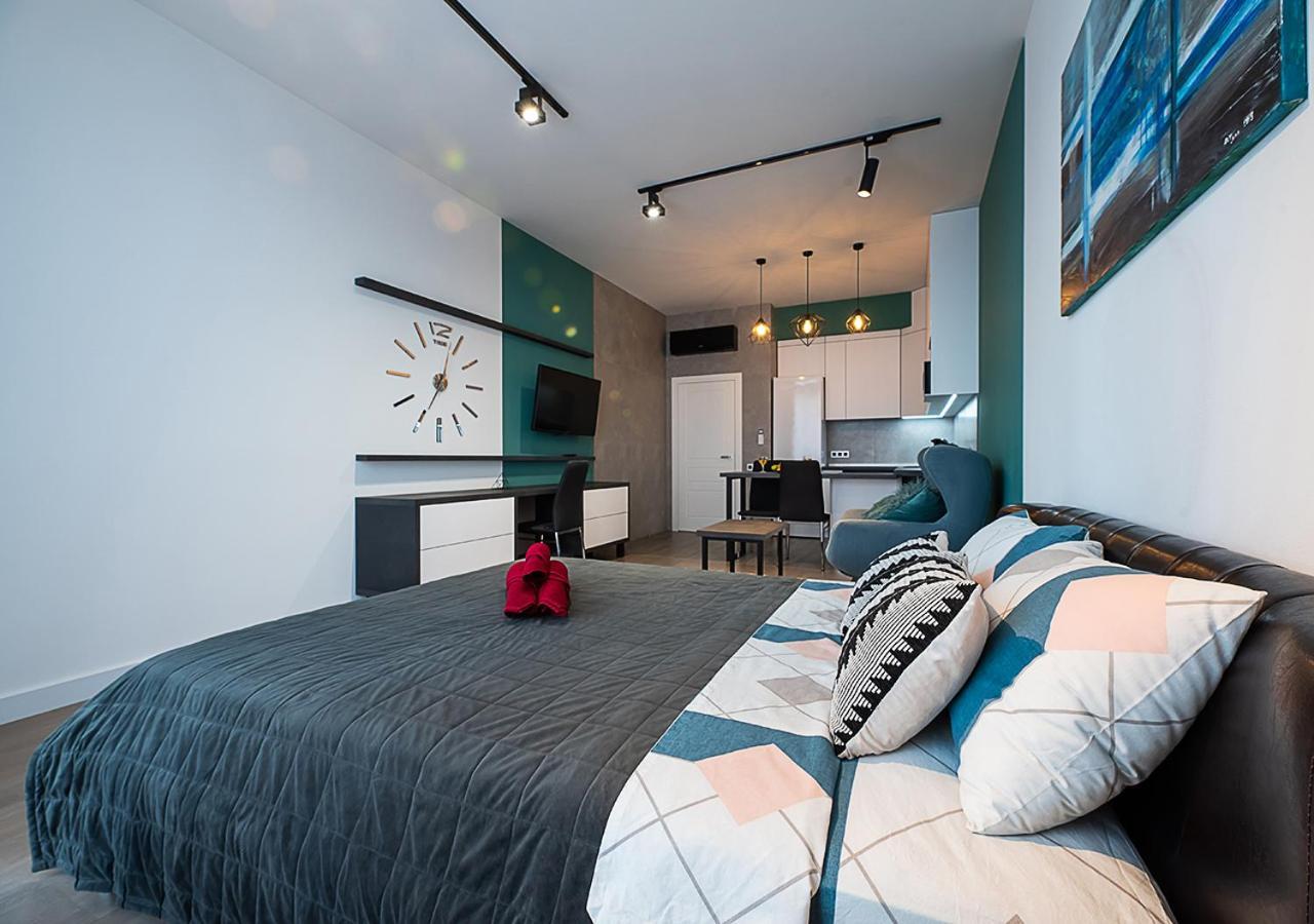 Smart Plaza Obolon: Designer Near Minska Metro Apartment