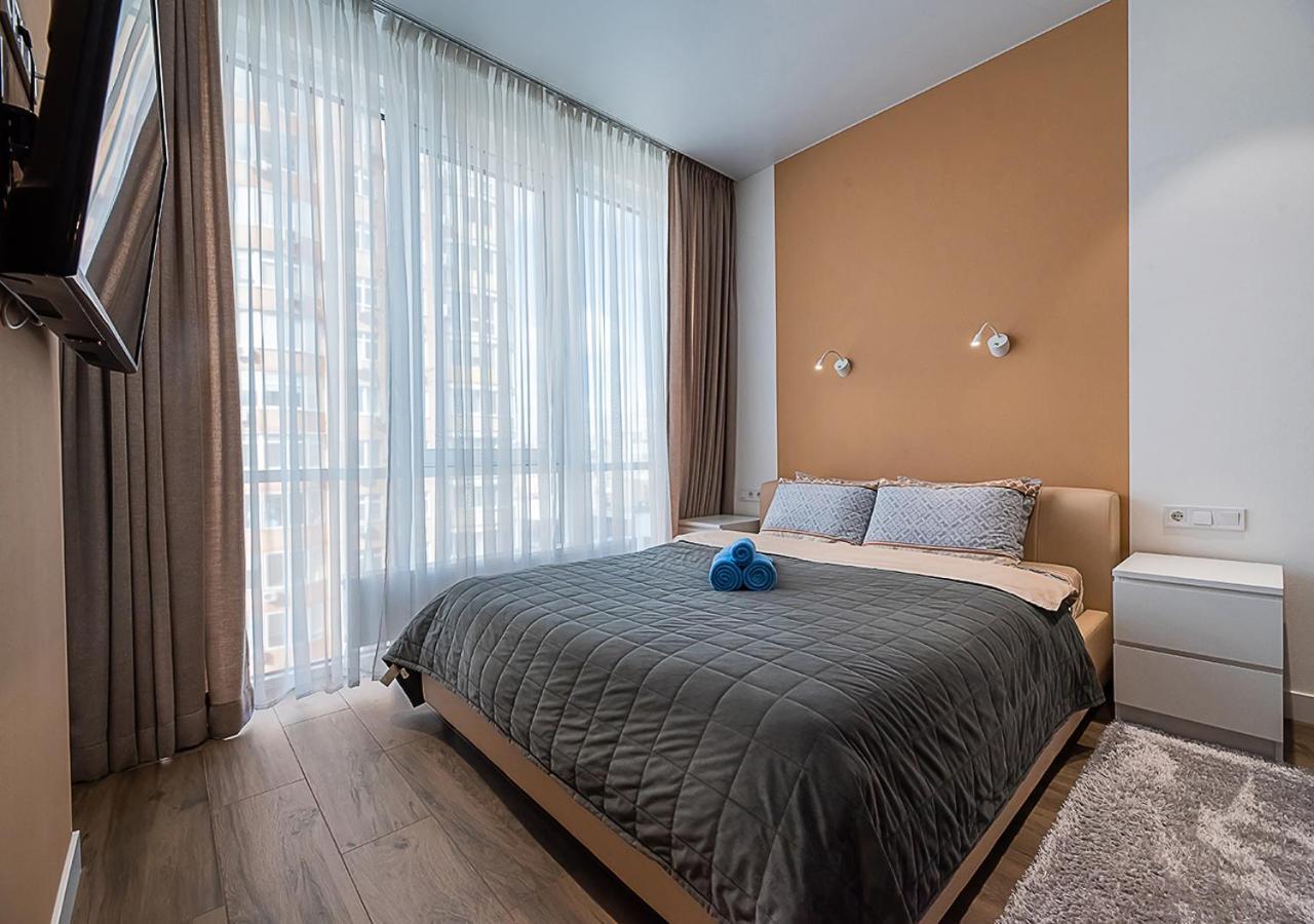 Smart Plaza Obolon: Designer Near Minska Metro Apartment
