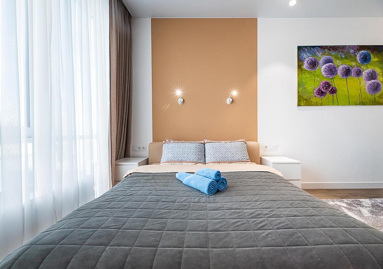 Smart Plaza Obolon: Designer Near Minska Metro Apartment Kyiv