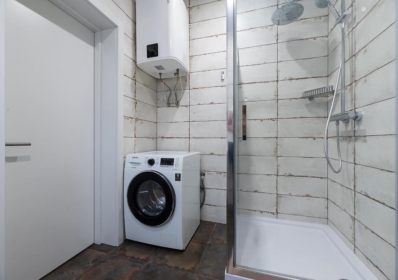 Smart Plaza Obolon: Designer Near Minska Metro Apartment