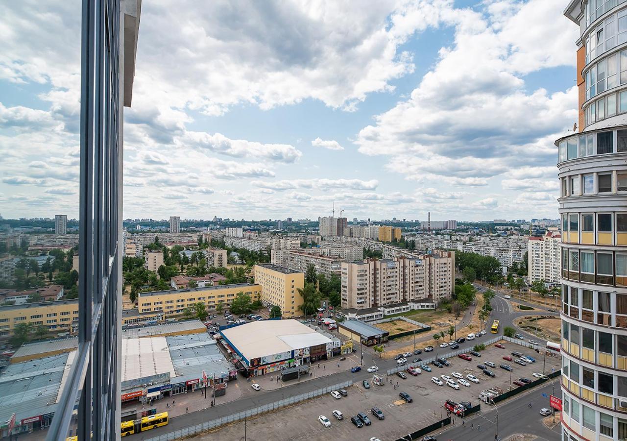 Apartment Smart Plaza Obolon: Designer Near Minska Metro Kyiv