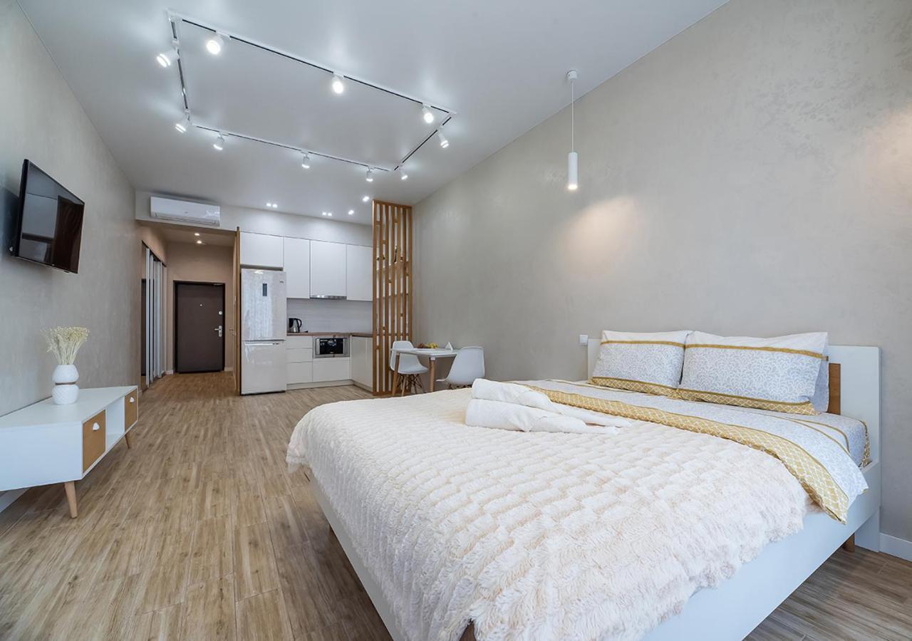 Smart Plaza Obolon: Designer Near Minska Metro Apartment