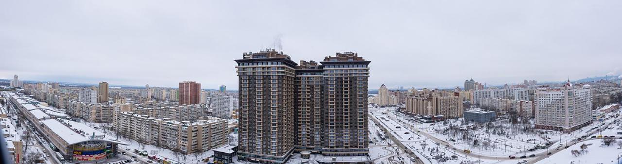 Smart Plaza Obolon: Designer Near Minska Metro Kyiv
