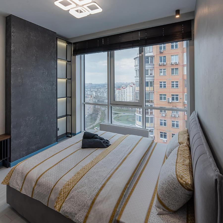 Apartment Smart Plaza Obolon: Designer Near Minska Metro