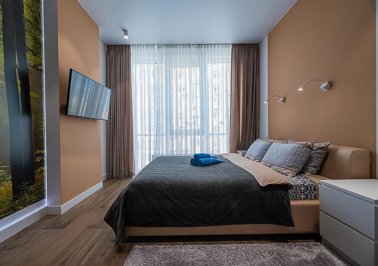 Smart Plaza Obolon: Designer Near Minska Metro Apartment Kyiv